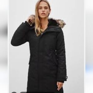TNA Aritzia Black Verbier Faux Fur Parka - Size Small great condition